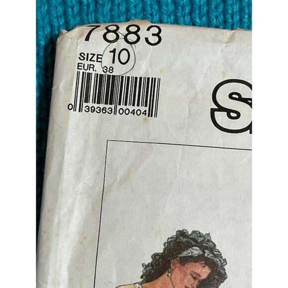 Simplicity sewing pattern 7883 pleated skirt pullover top - Picture 2 of 5